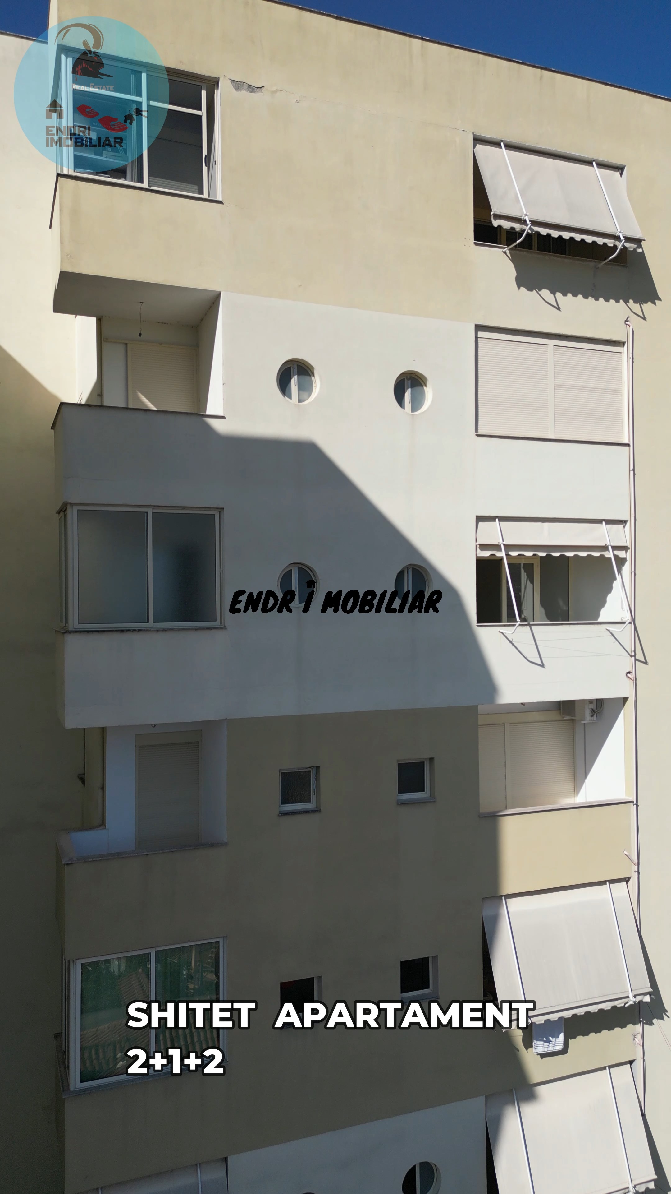 Shitet Apartament 2+1 me pamje nga Kalaja