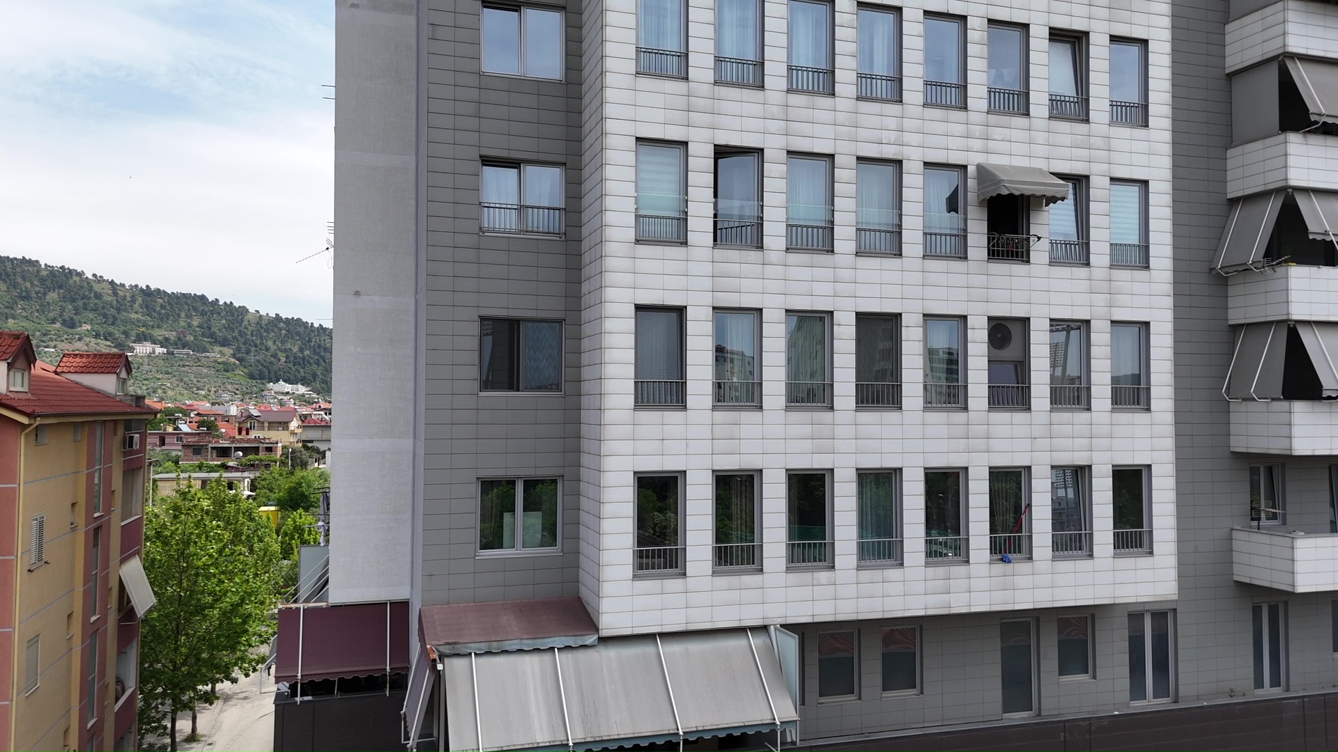 Shitet Apartament Luksoz